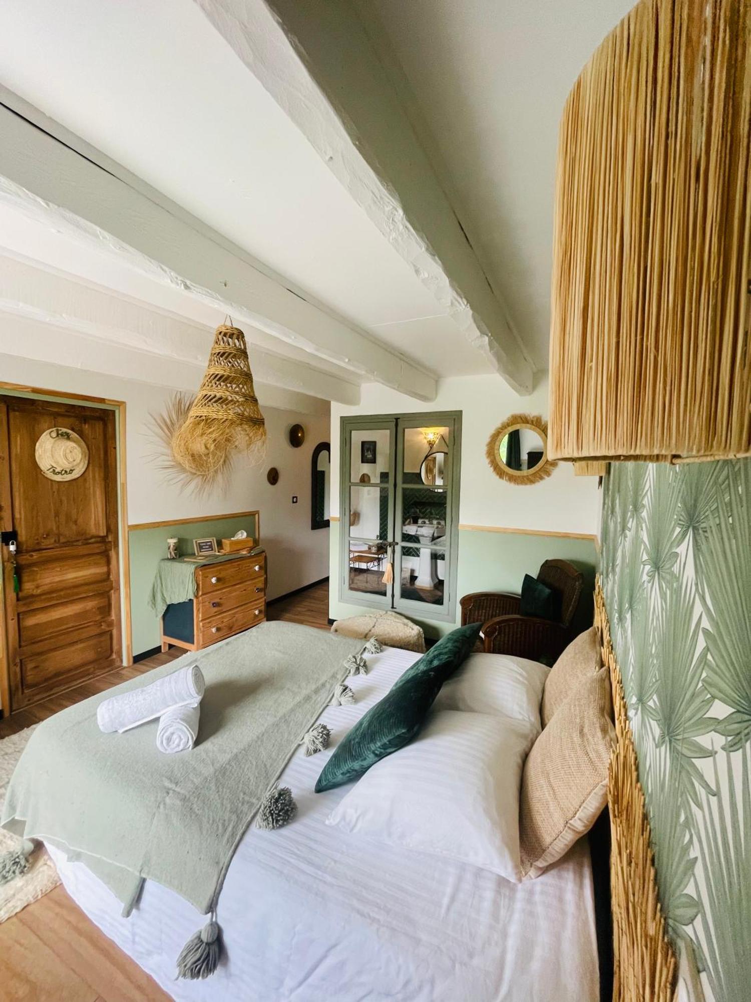 Chez TROTRO Apartman Saint-Pierre-de-Plesguen Kültér fotó