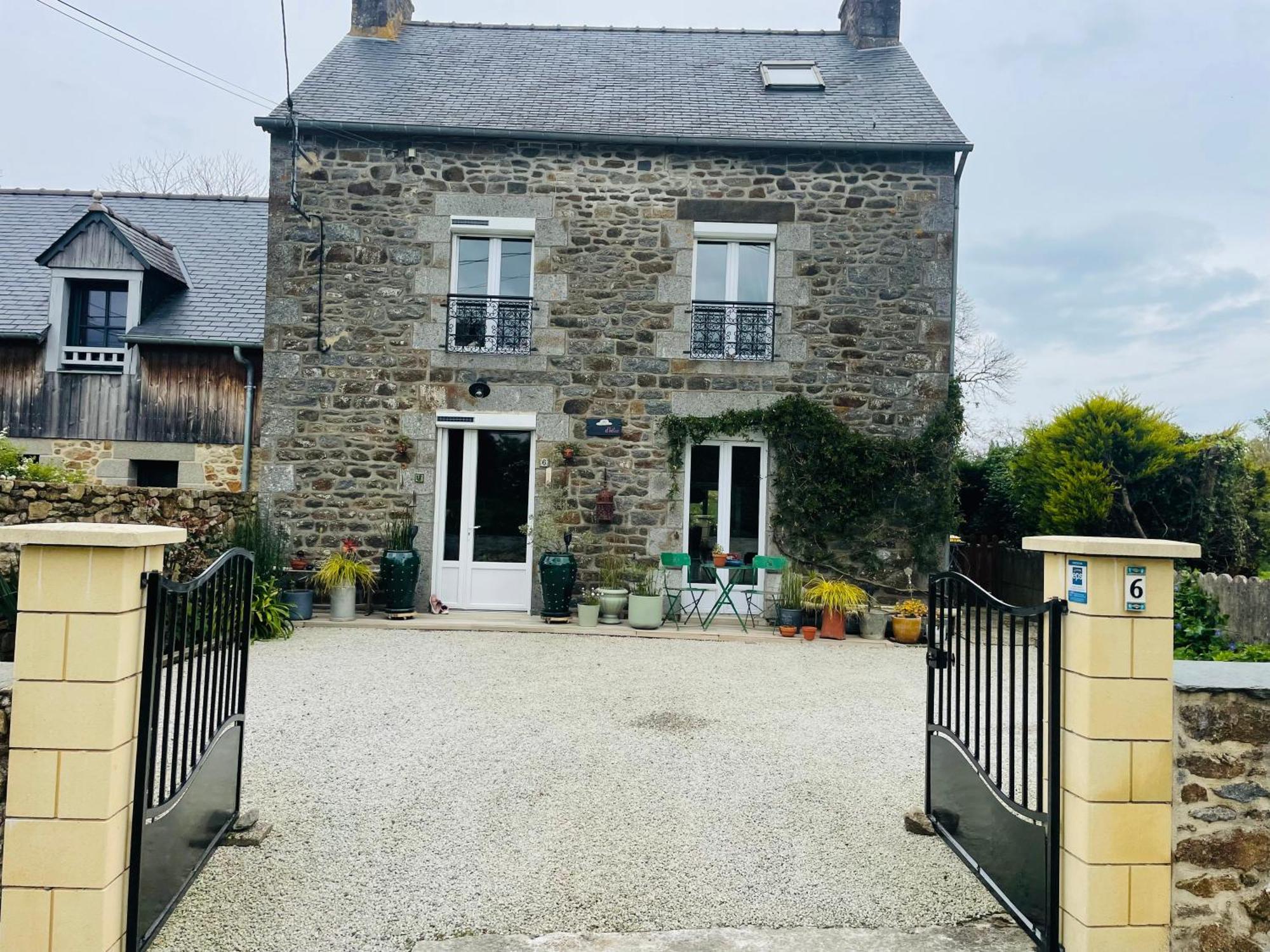 Chez TROTRO Apartman Saint-Pierre-de-Plesguen Kültér fotó